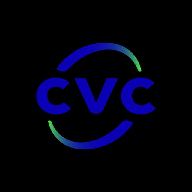 Logo da CVC com círculos azuis em volta das letras C, V e C